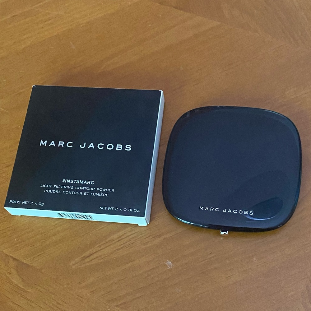 Marc Jacobs Light Filtering Contour Powder - Picture 2 of 16